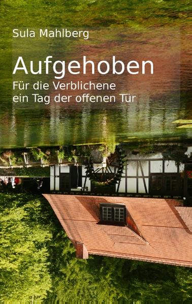 Es ist eine Fortsetzung des Vorgängertitels Zuckerbäckerei und kann doch auch ganz unabhängig davon gelesen werden. Das große Tabuthema, der Tod. Selbst ihm ins Auge zu blicken, ungewöhnlich, nicht einfach! Als angehöriger Mensch mit ihm respektvoll umgehen, wenn du doch jemanden niemals mehr sehen wirst, anfassen kannst. Noch dazu hat hier die Verstorbene sehr spezifische und ungewöhnliche Wünsche, sie weichen ab von dem üblichen Begehen eines solchen Tages. Ein Tag in 13 Sequenzen. Florah hat Einladungen verfügt, ausschließlich an sehr wenige Menschen, es sind nur bedingt diejenigen, die gemeinhin angesprochen und eingeladen werden, um diese Zeit in so genannter Würde, angeblicher Schönheit zu begehen. Alle Protagonisten bis auf einen, sind von dem Vorgängertitel bekannt. Liebe ist ebenso handfest, wie auch metaphysisch Thema. Man möchte sich doch gern erinnern, ob das hier gelingt? Vielleicht wenn man der Verstorbenen gerecht wird, statt dem, was so gemeinhin üblich ist? Die ungewöhnliche Art und Weise, Dinge die ihr wichtig waren aufzuheben. Was geschieht nun damit? Welche Dinge diese Menschen wohl mitnehmen? Und warum?