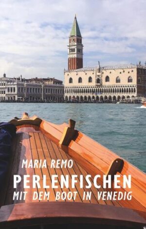 Venedig ist ein Sehnsuchtsort. Maria ist der Faszination der "Königin der Meere" schon seit langem erlegen. An einem Samstagmorgen steht sie auf der Hotelterrasse ihres Lieblingshotels am Canal Grande und schaut den Gondeln und den vorbeifahrenden Ruderbooten zu. So will sie auch über das Wasser gleiten. Doch dazu braucht sie ein Boot und muss rudern lernen wie ein Gondoliere. Ihre erste Ruderstunde ist das Beste, was sie in Venedig je gemacht hat: eine völlig neue Art, sich durch die Kanäle der Stadt und die Lagune zu bewegen. Irgendwann reift die Idee, sich ein Boot in Venedig zu suchen. Dabei lernt sie Roberto und Luisa kennen, die ein Fischerboot verkaufen. Bei gemeinsamen Bootsausflügen in der Lagune dringt sie immer tiefer vor in das Leben und den Alltag der Venezianer, der so eng mit dem Wasser verbunden ist. Sie trifft Bootsbauer und Kulissenschieber, Opernsänger und Segelmacher. Aber Venedig hat nicht nur Sonnenseiten, sondern auch Hochwasser, Wellenschlag, Massentourismus und Kriminalität. Von all diesen Seiten erzählt sie in dieser ungewöhnlichen Geschichte, die die LeserInnen eintauchen lässt in eine Stadt, von der sie vorher nur geträumt haben.