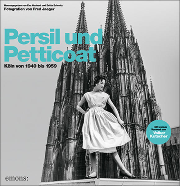 Fred Jaeger (1918–1999) lebte und arbeitete als freier Bildreporter in Köln. Vor allem in den 1950er Jahren fotografierte er bei gesellschaftlichen Anlässen und bedeutenden Ereignissen in seiner Heimatstadt. Er dokumentierte Kinopremieren und den Katholikentag, Modeschauen und Sportveranstaltungen, lichtete zahlreiche Prominente ab und fing das Treiben auf der Straße ein. Er hielt herrliche Szenen im Karneval ebenso fest wie die Atmosphäre in den Kellerbars. Aus einem Hubschrauber gelangen ihm spektakuläre Ansichten des Doms. Eva Neubert und Britta Schmitz sichteten für diesen Bildband das rund 85.000 Negative, Vintages und Kontakte umfassende Archiv des Fotografen. Ihre Auswahl bietet hinreißende Einblicke in Alltag, Stimmung und Zeitgeist dieser Ära: entfesselte Feste und ausgelassene Bälle, schicke Mode und auf Hochglanz polierte Autos, Filmbegeisterung und Kaufinteresse. Die Bilder erzählen von der wieder erblühten Lebenslust der Kölner und ihrer Sehnsucht nach Abwechslung: Ein Jahrzehnt Köln erwacht zum Leben.