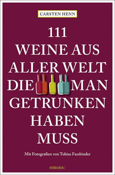 Wein gibt es seit rund 8.000 Jahren - aber noch nie gab es so viel guten Wein wie heute! Carsten Henn,einer der profiliertesten Weinkritiker Deutschlands, stellt in seinem neuesten Buch 111 faszinierende Weine aus aller Welt vor. Echte Entdeckungen, nicht nur für Wein- Neulinge, sondern auch für Genießer, die meinen, schon alles zu kennen. Einen Wein vom heiligen Berg in Griechenland, einen Unterwasser-Wein,einen sagenumwobenen portugiesischen Wein, in dessen Genuss früher nur die Gäste eines Luxushotels kamen, und sogar einen fabelhaften »Vin de Merde«, einen »Wein vom Scheißhaufen«. Ebenso kundig wie unterhaltsam werden die Weine, ihre faszinierende Geschichte und ihre köstlichen Aromen vorgestellt. Weine von internationalen Winzer-Stars genauso wie von Kleinstwinzern, die nur Eingeweihten bekannt sind.