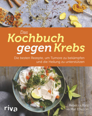 Für Krebspatienten ist nicht nur die optimale medizinische Versorgung wichtig, sondern auch eine gesunde Ernährung. Sie unterstützt den Heilungsprozess, regt den Appetit an und tut mit leckeren und nahrhaften Gerichten auch der Seele gut. Die Rezepte der Ernährungsexpertin Rebecca Katz sind wissenschaftlich fundiert und bieten dem Körper des an Krebs Erkrankten genau das, was er braucht. Mineralien und sekundäre Pflanzenstoffe wirken nicht nur gegen den Tumor, sondern bekämpfen auch effektiv Nebenwirkungen der Therapie: Müdigkeit und Erschöpfung, Übelkeit, Dehydration, Schmerzen in Mund und Rachen, Veränderungen des Geschmackssinns und Gewichtsverlust. Eine Schritt-für-Schritt-Anleitung hilft dabei, die Ernährung optimal auf alle Phasen der Krebstherapie abzustimmen. Das Buch enthält über 110 Rezepte für Suppen, Gemüsegerichte, eiweißreiche Speisen, süße und salzige Snacks. Viele Gerichte sind sehr einfach und schnell zuzubereiten und damit auch für Patienten geeignet, die von der Krankheit und der Therapie geschwächt sind. Außerdem enthält das Buch eine Liste mit speziellen Lebensmitteln, die gegen Krebs wirken und die der Patient in seine alltägliche Ernährung integrieren kann, auch ohne zu kochen.