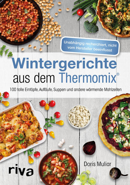 Die besten Rezepte für den Winter Sehnen Sie sich im Winter auch nach wärmenden Eintöpfen, Aufläufen und Gratins sowie kräftigen Fleischgerichten und Suppen? All dies können Sie ganz einfach und schnell aus frischen, gesunden Zutaten mit dem Küchenhelfer Thermomix® zaubern. Denn in der dunklen Jahreszeit braucht man besonders viele Nähr- und Vitalstoffe, um Kälte, trockener Heizungsluft, Lichtmangel und Viren entgegenzuwirken. Statt mit Importware kocht die Autorin und Ernährungsexpertin Doris Muliar mit regionalen Produkten: Heimische Kohlsorten und Wurzelgemüse zum Beispiel haben eine günstige Ökobilanz, enthalten viele Vitamine und sind auch noch kalorienarm. Fast vergessene Arten wie die nussige Pastinake, die pikante Steckrübe oder die süßliche Topinambur werden mit Knollensellerie, Möhren oder roter Bete zu abwechslungsreichen Mahlzeiten kombiniert. Mit einer Wintertarte mit Brokkoli, Rosenkohl und Tomaten, dem portugiesischen Grünkohl-Eintopf Caldo Verde oder einer Selleriesuppe mit Kokos und Speck können Sie sogar Gourmets beglücken. Alle Rezepte wurden mit dem Thermomix® TM5 entwickelt und getestet. Schritt-für-Schritt-Anleitungen sichern das Gelingen. Unabhängig recherchiert, nicht vom Hersteller beeinflusst.