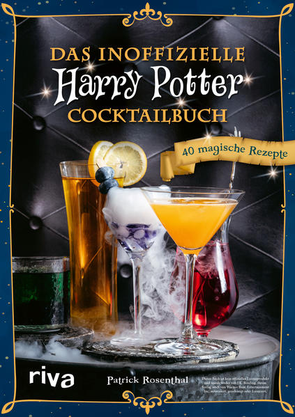 Magie im Cocktailglas Ob für den nostalgischen Harry-Potter-Filmabend oder die Mottoparty - dieses Cocktailbuch hält 40 kreative Rezepte für erwachsene Hexen und Zauberer bereit! Von Butterbier-Cocktail und Bloody Eber aus Hogsmeade über Ritas Moon Milk und einen Patronus Colada bis zu Pumpkintini und Blue Ravenclaw aus Hogwarts: Hier kommt jeder Harry-Potter-Fan auf seine Kosten. Auch für kleine Zauberlehrlinge ist der ein oder andere alkoholfreie Zaubertrank dabei: Felix Felicis light oder Verbotener-Wald-Cocktail gefällig? Probiert es aus und genießt zauberhafte Drinks aus dem Harry-Potter-Universum!