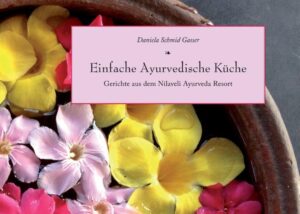 Vier Wochen Panchakarma und damit auch dreimal täglich in den Genuss der phantastischen Küche des Nilaveli Ayurveda Resorts zu kommen, bestätigte was der Volksmund sagt: "Essen macht glücklich!". Der Blick über Parameswaris Schulter, der Köchin des Resorts, zeigte zudem, dass Ayurvedisch kochen nicht immer aufwendig und kompliziert sein muss! Essen das glücklich macht und einfach zu kochen ist, das wollte ich unbedingt in meinen europäischen Alltag mitnehmen. Die Idee zu diesem Kochbuch war geboren.