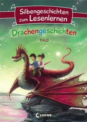 Das Buch ist bei deiner Buchhandlung vor Ort und bei vielen Online- Buchshops erhältlich!+ Bücher, die Kinder gerne lesen wollen + Beliebtes Thema: Drachen + Ausgewogenes Text- Bild- Verhältnis + Große Schrift + Kurze Kapitel + Geeignet zum Vorlesen und ersten Selberlesen + Ideal zum Lesenlernen + Hochwertiges Hardcover + Mit vielen farbigen Illustrationen + Bewährte Qualität + Die beiden Drachen Gonzo und Schnauf wollen herausfinden, wer der Stärkere ist. Doch dann passiert etwas, womit keiner gerechnet hat. Und Frieda wünscht sich einen echten Drachen zum Geburtstag. Aber kann ein Drache mitten in der Stadt leben? Mit Silbengeschichten Lesen lernen: Wörter durch Silben schneller erkennenVerbessert nachweislich die Rechtschreibungden Sinn der Wörter besser erfassen flüssiger lesen auch auf antolin.de gelistet Mit Silben flüssig lesen lernen! Durch kurze, einfache Sätze in großer Fibelschrift können Kinder ab 7 Jahren (2. Klasse) leicht lesen lernen. Die Silbenmethode unterstützt sie dabei: Die farbige Markierung der einzelnen Silben sorgt für bessere Erkennbarkeit und damit für einen schnelleren Leseerfolg. Die vielen bunten Bilder in diesem Kinderbuch tragen zusätzlich zum Textverständnis bei.