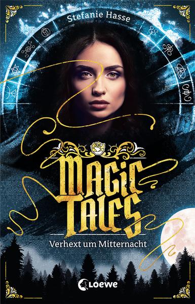 Das Buch ist bei deiner Buchhandlung vor Ort und bei vielen Online-Buchshops erhältlich! Es war einmal eine Prinzessin, die ihren Prinzen suchte. Tristan und seine beiden Stiefbrüder - das war noch nie eine gute Beziehung. Vor allem seit dem Tod seines Vaters hat Tristan unter den Mobbingattacken seiner Brüder zu leiden. Als einziger in der Familie hat er keine magischen Fähigkeiten und kann sich daher nicht wehren. Und natürlich wird er auch nicht zu den Bällen mitgenommen, die anlässlich des großen Walpurgistreffens stattfinden. Nur seine alte Freundin Mara hält zu ihm. Und Ela, die neue Schülerin aus dem fernen Rom. Aber Ela hat einen ganz speziellen Auftrag. Dafür braucht sie ausgerechnet ihn, Tristan. Wenn er doch nur ein kleines bisschen Magie hätte … Moderne Märchen, gegen den Strich erzählt. Das sind die Magic Tales! Im ersten Band ihrer neuen Fantasy-Reihe verbindet Autorin und Bloggerin Stefanie Hasse das Thema Hexen mit dem Märchen von Aschenputtel (Cinderella) und erschafft so eine ganz neue Adaption dieses Märchenklassikers - eine Version, in der ausnahmsweise nicht der Prinz die Prinzessin retten muss ...