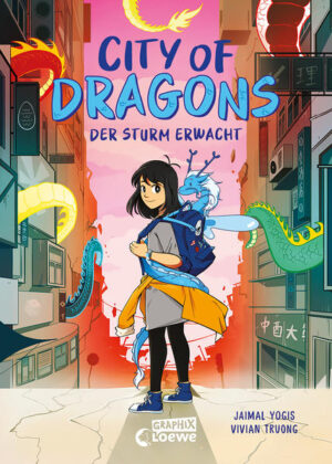 Das Buch ist bei deiner Buchhandlung vor Ort und bei vielen Online-Buchshops erhältlich! Die Drachenkönige erwachen Hongkong! Nach dem Tod ihres Vaters beginnt für Grace hier ein neues Leben mit einem echten Abenteuer. Eine geheimnisvolle Frau schenkt ihr ein seltsames Ei … aus dem ein Drache schlüpft! Könnten die alten Geschichten, die ihr Vater früher erzählt hat, wahr sein? Noch während Grace darüber nachdenkt, wird ihr klar: Sie und der Drache sind in großer Gefahr … Eine starke Hauptfigur, Drachen und der Konflikt zwischen Mythologie und Wissenschaft sind die Zutaten für Jaimal Yogis rasantes Comic-Abenteuer im Manga-Stil. City of Dragons Der Sturm erwacht verbindet gekonnt die chinesische Mythologie mit Fragen der Wissenschaft und erzählt eine Geschichte über Freundschaft, Mut und Magie. Jetzt neu von Loewe: außergewöhnliche Comic-Bücher für dich!