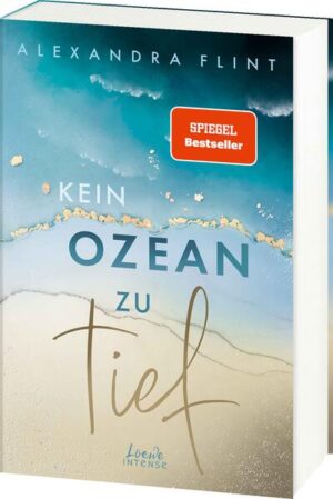 Das Buch ist bei deiner Buchhandlung vor Ort und bei vielen Online-Buchshops erhältlich! Selbst im tiefsten Ozean ist sie sein Kompass Lous Plan steht fest: Als Ingenieurin in der Firma ihrer Eltern einsteigen. Das Problem: Sie kann ihr Studium nicht leiden. Nach einer weiteren vermasselten Prüfung beschließt Lou daher, auf Sylt ihrer wahren Leidenschaft eine Chance zu geben. Doch wie soll sie vom Travelblogging leben? Da bietet ihr kein anderer als Kai Hansen eine Kooperation an. Kai, der bekannte Extremfotograf. Kai, der dringend ein Image-Make-Over braucht. Und Kai, der Lous Herz ungewollt schneller schlagen lässt … Romantische Momente an der Nordsee In Kein Ozean zu tief nimmt uns SPIEGEL-Bestsellerautorin Alexandra Flint mit auf eine prickelnde Reise durch Norddeutschland - auf wunderschöne Inseln, in atmosphärische Städte und atemberaubende Natur. Eine Geschichte, die Mut macht, den eigenen Leidenschaften zu folgen. Urlaubsfeelings, Fernweh und Romantik pur! Klimaneutrales Produkt - Wir unterstützen ausgewählte Klimaprojekte!