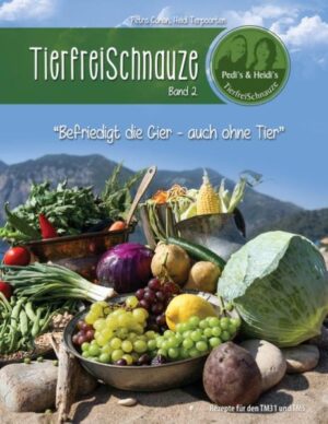 TierfreiSchnauze Band 2 Ringbuch: Inzwischen wird die vegane Lebensweise landauf und landab, sowohl in Deutschland, als auch in der Türkei und anderswo diskutiert. Filme und Zeitungsberichte über veganes Leben zeigen, wie lecker und gesund die Pflanzenküche ist. Mit Band II und unseren neuen Lieblingsrezepten aus der Pflanzenküche wollen wir einen weiteren Beitrag zu Genuss, Gesundheit, Klimaschutz und zu mehr Nachhaltigkeit für Mensch und Tier leisten. Mein Mann und ich haben im Juli 2012 unser veganes Leben begonnen und inzwischen ist auch in unserem direkten Umfeld die Akzeptanz immer größer geworden. Neben interessierten Fragen und gern angenommenen Essenseinladungen bei uns daheim, ist auch in unserem schwäbischen Landkreis Dillingen veganes Leben immer mehr ein Begriff. Ich selber bin gesünder, hab viel mehr Energie und mein Rheuma beschäftigt mich kaum noch. Meine Hausärztin bestätigt mir absolut gute Blutwerte im Vergleich der letzten 15 Jahre. Heidi Terpoorten Am tollsten find ich, dass unser Buch nicht nur von Menschen gekauft wird, die sich vegan/vegetarisch ernähren. Es ist schön, dass sich immer mehr mit diesem Thema beschäftigen und tierische Produkte von ihrem täglichen Speiseplan streichen - sei es aus gesundheitlichen Gründen, oder sei es wegen der Massentierhaltung. Medien decken immer mehr auf, was sich in der Massentierhaltung wirklich abspielt und dass z. B. Milch gar nicht so gesund ist, wie wir immer dachten. Deshalb: Jede tierfreie Mahlzeit ist ein Gewinn für Mensch und Tier ... Petra Canan TierfreiSchnauze II vereint schwäbische, türkische und weitere internationale vegane Rezepte für den TM31 und TM5.