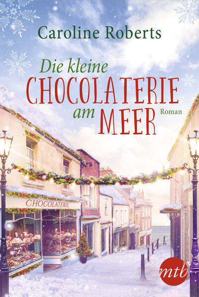 Was wäre Weihnachten ohne die Magie der Schokolade? Vor den Fenstern fällt Schnee, auf dem Herd dampft heiße Schokolade mit Zimt, und Rentierlollis zieren die Schaufenster. Die gemütliche Chocolaterie in dem kleinen Ort an der Küste Northumberlands ist Emmas ganzer Stolz. Jetzt, da Weihnachten vor der Tür steht, haben sie und ihre Assistentin Holly alle Hände voll zu tun, die Leckereien für das Fest vorzubereiten. Doch dann kündigt ihr Vermieter eine Mieterhöhung an. Muss Emma die Chocolaterie aufgeben? Zum Glück hat sie ihren treuen Cockerspaniel Alfie und die besten Freunde, die man sich wünschen kann. Sie geben ihr die Kraft, für ihr Glück zu kämpfen. »Eine entzückende, lebensbejahende Geschichte. Schon nach dem ersten Kapitel hätte ich mich am liebsten in ein gemütliches Cottage am Meer zurückgezogen!« Ali McNamara