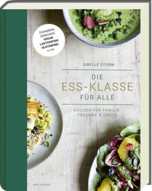 Die Ess-Klasse für alle - Vegan, Glutenfrei, Laktosefrei Die neue Ess-Klasse für alle - Vegan, Glutenfrei, Laktosefrei Mit diesem Kochbuch wird das Kochen und Genießen zu einem gemeinsamen Erlebnis für die ganze Familie - unabhängig von individuellen Ernährungspräferenzen und Unverträglichkeiten. Alle Rezepte sind nicht nur köstlich, sondern auch vegan, gluten- und laktosefrei - perfekt für Familien und Freunde, bei denen unterschiedliche Ernährungsbedürfnisse und Unverträglichkeiten berücksichtigt werden müssen. Vom schnellen Alltagsessen bis zur festlichen Tafel bietet dieses Buch eine Fülle von inspirierenden Rezepten, die nicht nur den Gaumen verwöhnen, sondern auch für gesunde und glückliche Momente sorgen. Endlich können alle Familienmitglieder gemeinsam ein Gericht genießen, ohne Kompromisse bei Geschmack oder Verträglichkeit machen zu müssen. In sechs Kapiteln werden Rezepte zu Themen wie »Alltagstauglich« »Meal-Prep und Vorratshaltung« »Wenn Besuch kommt« »Fein Aufgetischt« »Feste feiern« »Kuchen für alle« präsentiert. Von Rote-Linsen-Gemüsebratlingen über Erbsen-Kokos-Suppe bis hin zu Rüblitorte mit Schokomousse & Himbeeren - für jeden Geschmack findet sich in diesem veganen Kochbuch das passende Rezept. Entdecken Sie die Vielfalt der pflanzlichen Küche und erleben Sie, wie einfach es sein kann, gemeinsam zu kochen und zu essen.