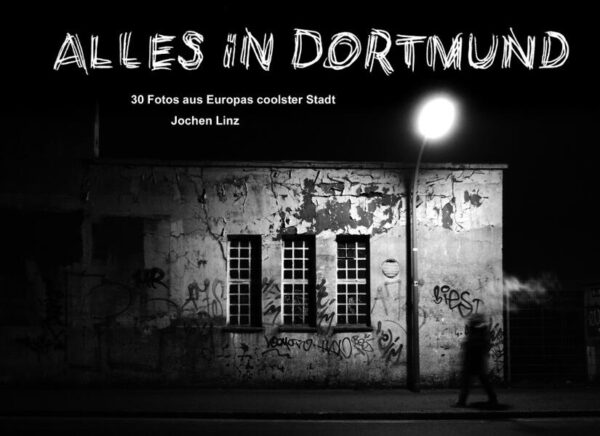 "Alles in Dortmund" ist in meinen Kreisen eine Antwort auf die Frage geworden, wie es denn im Leben so steht. Der Ausspruch hat sich aus "Alles in Ordnung" entwickelt, entspricht quasi dem "Muss", das der Dortmunder auf "Muss, und selbst?" antwortet. Wie Berlin oder Köln nehme ich Dortmund als eine Stadt wahr, über die die Geschichte recht rücksichtslos hinweggerollt ist. In der Westfalenmetropole haben die Bedürfnisse des Landes nach Energie und Stahl im Zuge der Industrialisierung Wunden und Narben hinterlassen. Bomben und Zerstörung taten ihr Übriges. Nach dem Krieg musste die Stadt wieder aufgebaut werden. Es ging nicht ums Aussehen, es ging ums Überleben. Das Leid hat Ecken und Kanten geschaffen. Dortmund wurde nicht niedlich, aber umso charismatischer. Ich fühle mich der Stadt sehr verbunden, die wie keine andere beweist, dass es zum Beispiel möglich ist, einen Fußballverein hervorzubringen, der erfolgreich und gleichzeitig sympathisch sein kann. Einige der "Wunden, Narben, Ecken und Kanten" Dortmunds habe ich fotografiert. Dabei habe ich etwas entdeckt, womit ich gar nicht gerechnet hätte: Schönheit.