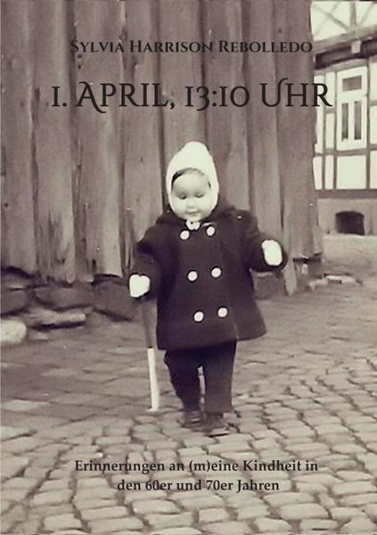 Launige Kindheitserinnerungen an die 60er und 70er Jahre, verbracht in einem kleinen Dorf in einem deutschen Mittelgebirge. Mit einem Augenzwinkern wird das Werden und Wachsen im alten Wohnhaus der Großeltern beschrieben, angesiedelt auf einem kleinen Pachthof, der schon bessere Zeiten gesehen hat. Eine Begegnung mit liebgewonnenen Gewohnheiten und Gebräuchen, dem Leben auf dem Land und den damit verbundenen Einschränkungen, wie sie in vielen Familien gang und gäbe waren. Einladung zu einer unterhaltsamen Rückschau - für die, die zu spät geboren wurden, um sie miterlebt zu haben und die, die sich ihrer gern und mit ein wenig Wehmut erinnern.