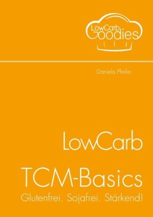 Der gesundheitliche Nutzen der LowCarb-Ernährung ist für viele, die von Übergewicht, Stoffwechselstörungen, Diabetes, Fettleber etc. betroffen sind, unbestritten. Leider wird bei den üblichen Empfehlungen meist nur auf die Menge von Kohlenhydraten, Proteinen und Fetten geachtet - nicht aber auf die ganzheitliche Wirkung von Speisen und Lebensmittel auf den Körper. Durch ihre umfangreichen Ausbildungen, sowohl in der westlichen Diätetik als auch in der traditionellen chinesischen Diätetik und Medizin, ist es der Autorin möglich, die Quintessenzen aus beiden Ernährungsformen miteinander zu verbinden und zu vermitteln. Dieses einzigartige Buch kombiniert erstmalig das umfangreiche Wissen aus der TCM mit schmackhaften LowCarb-Rezepten! Im Theorieteil des Buches erklärt die Autorin die ganzheitliche Wirkung von Lebensmitteln, der Zubereitungstechniken, der Geschmacksrichtungen und die Wichtigkeit sich den Jahreszeiten entsprechend (saisonal, regional) zu ernähren, um seinen Körper und Stoffwechsel optimal zu unterstützen. Besonderes Augenmerk wird auf die thermische Wirkung der Lebensmittel und die Zubereitungstechniken gelegt: es wird aufgezeigt, dass man mit der richtigen Auswahl der Lebensmittel durchaus den Stoffwechsel - und damit auch die Fettverbrennung - ankurbeln, aber auch mit der falschen Auswahl massiv bremsen, kann. Viele Kapitel sind zum besseren Verständnis mit QR-Codes, zu entsprechenden Informationsfilmen von Daniela Pfeifer, verlinkt und bereichern das Buch so zusätzlich. Über 40 schmackhafte LowCarb-Rezepte (allesamt heimisch - also nicht chinesisch) werden ebenfalls durch Verlinkung über QR-Codes zu weiteren Rezepten ergänzt und verknüpfen wunderbar die LowCarb-Ernährung mit den wertvollen Inhalten der Traditionellen Chinesischen Diätetik und Medizin! Jedem Rezept ist auch eine Information über seine Wirkung laut der TCM hinzugefügt! Die Rezepte sind großteils vegetarisch und enthalten nur selten Milchprodukte. Es werden selbstverständlich Alternativen zum Austausch angeboten. Ein weiterer Vorteil dieses Buches ist, dass alle Rezepte frei von Soja und Gluten sind. Somit sind alle Rezepte für Zöliakie- aber auch Glutenintoleranzpatienten geeignet.