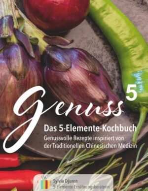 Genussvolle Rezepte inspiriert von der Traditionellen Chinesischen Medizin Mein eigener Weg führte mich durch eine sehr lang bestehende Migräneerkrankung zur Traditionellen Chinesischen Medizin (TCM) und zur Fünf-Elemente-Küche nach chinesischer Ernährungslehre. Meine Migräne verbesserte sich schnell und ich wollte tiefer in die Materie einsteigen. So startete ich neben meinem Beruf als Anästhesiefachschwester eine mehrjährige Ausbildung zur zertifizierten Ernährungsberaterin der 5-Elemente-Küche. Heute bin ich von der Migräne befreit, voller Vitalität und Energie und berate Menschen in ganz Deutschland, wie sie die Fünf-Elemente-Küche ganz praktisch in der westlichen Küche umsetzten können. Meine Erfahrung und meine Leidenschaft zum Kochen möchte ich auch mit Ihnen teilen. So ist mit ganz viel Liebe dieses Buch entstanden. Genuss5 nimmt Sie mit auf eine wunderbare Reise zu einer gesunden, genussvollen Küche. Im Buch finden Sie zahlreiche vegane und vegetarische Rezepte, aber auch einige Fleisch- und Fischgerichte. Sehr viele davon gluten- und laktosefrei. Inspirierende Fotos sollen Sie neugierig machen auf die vielen schnell zubereiteten Gerichte, Smoothies, Kompotte ... nehmen Sie sich 30 Minuten Zeit für Ihre Gesundheit und ein gutes Körpergefühl. Darüber hinaus biete ich Ihnen einige Tipps zur Prep&Cook-Organisation und Infos zu wesentlichen Zutaten der Fünf-Elemente-Küche. PS.: Kochen nach den fünf Elementen Feuer, Erde, Metall, Wasser und Holz ist viel leichter als die meisten Leute denken. Außerdem macht es viel Spaß, die verschiedenen Wirkungsweisen der einzelnen Zutaten und die unterschiedlichen Kochtechniken auszuprobieren und im Alltag zu etablieren.