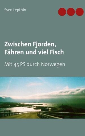 Drei Freunde und ein Toyota Starlet auf dem Weg nach Norwegen. Den Polarkreis als mögliches Ziel im Visier. Die Angel im Gepäck, dafür eine Unterhose weniger mit an Bord. Die Räuchertonne natürlich immer dabei. Drei Freunde, die sich schon seit der Schulzeit kennen und jetzt ohne jegliche Art von Verpflichtungen und Zwängen auf den weiten Weg nach Norden machen. Vier Wochen ohne Plan und echtem Ziel durch Norwegen. Ein Hauch von Freiheit liegt in der Luft und macht sich trotz Platzmangel im Auto breit. Das Abenteuer Norwegen kann beginnen.