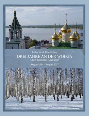 Das Autorenehepaar Rose Ebding und Jochen Preuß lebte drei Jahre in Nischni Nowgorod an der Wolga. Rose Ebding unterrichtete Deutsch an einem russischen Gymnasium, gemeinsam tauchten sie in das russische Leben ein, das sie in diesem Buch beschreiben. Der Schulalltag, der Winter, Feste und Reisen, die orthodoxe Kirche und die Altgläubigen sind ebenso Themen wie aktuelle oder vergangene politische Ereignisse, Demonstrationen oder das Gulag-Museum. Natürlich geht es nicht nur um das Land, sondern auch um die Leute, um russische Lebensfreude, Gelassenheit und Gastfreundschaft. So entsteht ein vielseitiges, überraschendes, oft heiteres Russlandbild.