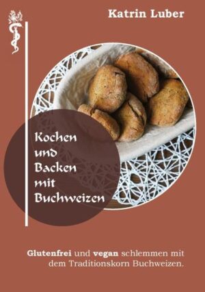 Hunger? Lust auf Pizza, Pasta und zum Nachtisch einen Schokomuffin? Läuft ihnen schon das Wasser im Mund zusammen? Der Magen fängt an zu knurren? In diesem Buch finden Sie leckere Rezepte, die alle Gelüste befriedigen und das vegan und glutenfrei! Ohne Superfoods oder bei Vollmond gepflückten Beeren aus Übersee, für die man erst seine Niere verkaufen muss! Die Zutaten bekommen Sie in jedem Supermarkt! Die Autorin lebt seit sieben Jahren vegan, seit anderthalb Jahren getreidefrei und verrät hier ihre persönlichen Tricks, wie man genussvoll schlemmen kann und nichts vermisst! Versprochen! Sie ist nämlich selbst total verfressen und ein Genussmensch. Freuen Sie sich auf Pizza, Pasta, Ravioli, Quiche, Tarte, Muffins, Pancakes und viele andere Köstlichkeiten aus Buchweizen. Leckere Rezepte mit viel Wissen über das jahrhundertealte Lebensmittel Buchweizen, inklusive Fakten aus aktuellen Studien. Nicht nur ein Kochbuch, sondern ein wertvoller Ratgeber für eine glutenfreie und vegane gesunde Ernährung!