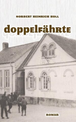 »Plötzlich fällt Thomas der Sündenbock aus dem Alten Testament ein. Wie ein Blitzschlag trifft ihn das Bild. Er sieht ihn klar und deutlich vor sich. Denn in der alten Hausbibel aus Großmutters Zeiten gibt es eine Zeichnung, die ihn schon als Kind erschreckt hat, weil er so widerwärtig aussieht, der Widder mit den gezwirbelten Hörnern, dem der Hohepriester durch Handauflegen alle Sünden des jüdischen Volkes auflädt und ihn mit der Last auf dem Buckel in die Wüste jagt. Damit ist man mit der Sünde quitt. Soll nicht auch Thomas zum Sündenbock seines Vaters gemacht werden?« Franz Koller, ehemals Vertreter einer Kölner Weinhandlung und jetzt Rentner, steht eines Tages nach dem Mittagessen wortlos auf und verschwindet spurlos. Es beginnt eine Tage dauernde Suchaktion. Kollers Sohn Thomas, von Beruf Übersetzer französischer Märchen in einem Kinderbuchverlag, versucht alles, seine Spur aufzunehmen, doch der Vater bleibt verschwunden. Aber auch Thomas hat Probleme: Seine Ehefrau hat sich von ihm entfernt, zudem ist sein Job in Gefahr. Vagen Hinweisen folgend bricht er, seinen Vater suchend, zu einer Reise auf, die zu einer Suche nach sich selbst wird.