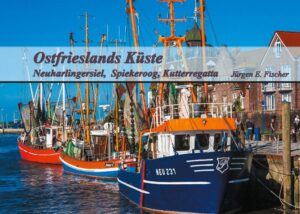 Im kleinen Hafen liegen die Kutter der Krabbenfischer, die täglich zum Fang hinaus fahren. Neuharlingersiel hat neben Carolinensiel und Greetsiel einen der schönsten Häfen Ostfrieslands, dicht umgeben von Restaurants und Cafés. Kapitäne bieten Kutterfahrten hinaus ins Wattenmeer an. Höhepunkt des Jahres ist das große Hafenfest mit Kutterregatta. Die Überfahrt nach Spiekeroog ist am erlebnisreichsten mit einem Kutter, auf dem die Mannschaft Einblick in ihre Arbeit gibt und den Seehundbänken einen Besuch abstattet. Die Fahrgäste sehen die Tiere zum Anfassen nah. Auf der Insel mit den kleinen Häusern, die Zeit scheint stehen geblieben, empfehlen sich ein Rundgang durch das malerische Dorf mit Teetied und eine Fahrt mit der historischen Museumspferdebahn. Tamme zieht.