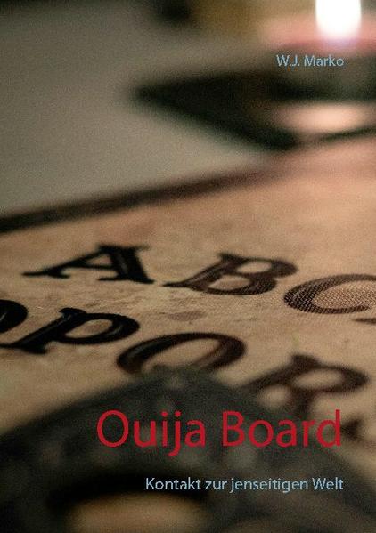 Für das Ouija Board gibt es unterschiedliche Bezeichnungen wie etwa Hexenbrett, Witchboard, Alphabettafel oder Talking- Board. Das Ouija Board wird von Spiritisten als Hilfsmittel zur Kontaktaufnahme mit dem Jenseits gesehen. Das erwartet Sie in diesem Buch: > Geschichte > Aufbau des Ouija Board > Gefahren beim Gebrauch des Ouija Board > Verhaltensregeln > Vorbereitung einer Sitzung > Der Ablauf einer Sitzung > Abschluss einer Sitzung > Pendeln mit dem Ouija Board > Witchboard selber herstellen > Version 1 aus Karton > Version 2 aus Holz