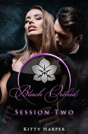 Dieser Sammelband beinhaltet Band 2 - "Black Orchid - Sensual Dreams" - und Band 4 - "Black Orchid - Be My Master". Black Orchid - Sensual Dreams Der exklusivste Club von New York sucht neue Mitarbeiter. Wagst du einen Blick hinter die Kulissen des Black Orchid? Kate Meadows braucht einen Job, und zwar schnell. Nach einem verkorksten Bewerbungsgespräch bei Paul Cooper, dem Marketing Director eines renommierten Automagazins, gibt er ihr eine geheimnisvolle Telefonnummer, an die sie sich wenden soll. Kate geht fest davon aus, irgendwo im Bikini posen zu müssen. Doch stattdessen hat Paul sie an das Black Orchid verwiesen, wo Verschwiegenheit groß geschrieben wird. Als neue Mitarbeiterin trifft Kate im Club immer wieder auf Paul, der nicht müde wird, ihr zweideutige Angebote zu machen. Zwischen ihnen knistert es gewaltig, doch zunächst muss sich Kate rächen. Black Orchid - By My Master Sie braucht keinen Mann, um ihr ein schönes Leben zu finanzieren. Sie braucht jemanden, der ihr beibringt, wieder eine richtige Frau zu sein! Evie Stevens ist jung, erfolgreich und Inhaberin eines aufstrebenden Start-ups. Nur eines kommt in Evies Leben definitiv zu kurz: der Sex. Die Mitgliedschaft im Black Orchid sieht sie eher praktisch. Massagen, Wellness und gutes Essen in direkter Nähe zu ihrer Firma. Perfekt für eine vielbeschäftigte Jungunternehmerin. Ash Hunter zeigt wenig Talent für die Geschäfte seines Vaters. Höflich wurde er aus der Firma gebeten und für sein Stillhalten mit einer ansehnlichen Apanage ausgestattet, mit der er sich den Club finanziert. Erst die hübsche Blondine an der Bar im Saints erregt seine Aufmerksamkeit. Ihre Distanziertheit zieht ihn magisch an und er nimmt sich fest vor, die kühle Schönheit in die Freuden ungezügelter Leidenschaft einzuführen.