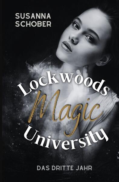 Das aufregende, fantastische, aufwühlende Finale rund um die einzige Universität für übernatürliche Wesen! Willkommen an der 'Lockwoods Magic University' Ava kann nicht glauben, was geschehen ist. Nicht nur, dass sie plötzlich keine Vampirin mehr ist, Eno ist außerdem an die Lockwoods Magic University zurückgekehrt. An dessen Seite: Die atemberaubende Cherub Melek. Durcheinander und ihrem Mut beraubt, findet Ava Trost bei Vampir Blake. Aber irgendwas stimmt nicht und das wird erst klar, als Eno Ava in die Unterwelt entführt und ihr Unglaubliches offenbart. War alles, was Ava in den letzten zwei Jahren erlebt hat, nur ein perfides Spiel eines mächtigen Wesens? 'Es ist meine Schuld, ich habe das zu verantworten. Hätte ich besser auf sie aufgepasst, wäre sie ihm niemals in die Arme gelaufen. Dann wäre alles wie zuvor. Sie bei mir, ich bei ihr, wir beieinander.' Reise mit an die 'Lockwoods Magic University' und werde Teil der sagenumworbenen LMU!