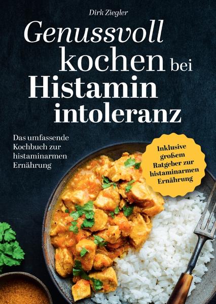 Jeder Betroffene weiß: Eine Histamin-Intoleranz kann uns in unserer Ernährung massiv einschränken. Für viele bedeutet das, dass sie sich zwischen leckeren und einfachen Mahlzeiten oder einem Tag ohne Beschwerden entscheiden müssen. Dabei wissen sie gar nicht, dass auch beides möglich ist. Unser kompetentes Expertenteam konnte mit der Hilfe von 20 Betroffenen von Histaminunverträglichkeit einen hilfreichen Ratgeber erstellen, der die Lebensqualität von jedem Betroffenen beträchtlich erhöhen kann. Dieses Buch wird Ihnen dabei helfen, … -die Histamin-Intoleranz sowie deren Ursachen und Symptome besser zu verstehen -herauszufinden, welche Lebensmittel einen beschwerdefreien Alltag ermöglichen und welche lieber vermieden werden sollten (zusammengetragen in unserer umfangreichen Lebensmittel-Liste mit „erlaubten“ und „verbotenen“ Lebensmitteln) -zu lernen, wie sie sich jeden Tag leistungsfähiger, gesünder und vitaler fühlen können, ohne großen Aufwand betreiben zu müssen -zu erfahren, wie man gesund histaminarm essen kann, ohne auf Genuss zu verzichten Das Herzstück dieses Buchs ist allerdings das Kochbuch, in dem Sie 120 gesunde, geschmackvolle und histaminarme Rezepte finden können, die Ihren Alltagsbeschwerden endlich ein Ende bereiten werden. Ganz egal, ob Sie sich nur grundsätzlich über die Unverträglichkeit informieren wollen oder nützliche Tipps und Rezepte für einen gesunden Umgang damit suchen - dieses Buch wird Ihnen ganz sicher weiterhelfen! Holen Sie sich jetzt dieses nützliche Kochbuch! Starten Sie noch heute in ein genussreiches und beschwerdefreies Leben. Noch ein Hinweis in eigener Sache: Um dieses Buch für jeden zu einem fairen Preis erschwinglich zu machen, verzichten wir auf das direkte Abdrucken unserer Rezeptbilder als Farbfotos. Sie können diese Bilder ganz einfach mit Ihrem Smartphone über einen QR-Code am Rezept abrufen.