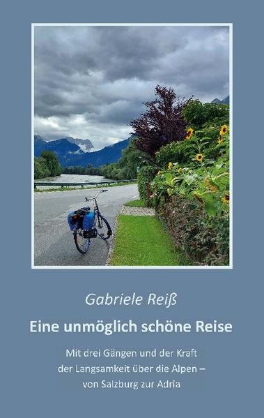 Der Ciclovia Alpe-Adria-Radweg erfreut sich wachsender Beliebtheit. Doch was treibt eine Ruhrgebietsfrau dazu, mit dem Dreigang-Fahrrade die Alpen zu durchqueren, allein, ohne jegliche Erleichterung? Geht das überhaupt? Und wenn ja, wie? Die Antworten sind so überraschend wie vielschichtig. In 16 Tagen durch die Bundesländer Salzburg, Kärnten und die Region Friaul-Julisch-Venetien. Ein abenteuerliches, herausforderndes und erkenntnisreiches Experiment - und eine inspirierende Geschichte.