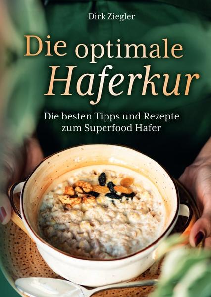 Leiden Sie an Diabetes, erhöhtem Blutdruck oder Stoffwechselstörungen? Oder su-chen Sie schlicht das ultimative Superfood für eine gesunde Ernährung? Mit „Die optimale Haferkur: Die besten Tipps und Rezepte zum Superfood Hafer“ kehren Sie zurück zu den Wurzeln einer nachhaltigen Ernährung! Wussten Sie eigentlich, dass das Mittel der Haferkur bereits vor der Entwicklung moderner Insulinpräparate mit großem Erfolg gegen Diabetes eingesetzt wurde? Doktorn Sie nicht länger nur an den Symptomen herum und besinnen Sie sich auf die Ursprünge einer nachhaltigen und gesunden Ernährungsweise! „Die optimale Haferkur: Die besten Tipps und Rezepte zum Superfood Hafer“ bietet Ihnen eine einzigartige Kombination aus Ernährungsratgeber und Kochbuch und gibt Ihnen alles an die Hand, was Sie brauchen: - Umfangreiche Infos und eine detaillierte Anleitung für eine mehrtägige Haferkur - Zahllose leckere Hafergerichte für einen abwechslungsreichen Ernährungsalltag - Viel nützliches Hintergrundwissen rund um das Superfood Hafer - Alltagstaugliche Rezepte mit tollen Farbfotos und detaillierten Nährwertangaben - Eine reichhaltige Rezeptauswahl auch für Vegetarier und Veganer - Langfristige Abhilfe bei der Senkung des Blutzuckerspiegels, der Abbau von Leber-fett, der Verbesserung des Stoff- und Cholesterinspiegels - Wissenschaftliche Fakten auf dem neuesten Stand der Ernährungswissenschaften Schmeckt das denn auch? Sie werden positiv überrascht sein! Von Haferporridge mit köstlichen Toppings, über Pizza, Quiche, Pancakes, bis hin zu Waffeln, Riegeln, Kuchen, Muffins & mehr ist für jede Gelegenheit etwas Le-ckeres dabei! So kommt garantiert keine Langeweile in den Speiseplan! Diabetologen und Ernährungsexperten entdecken zunehmend die Vorteile einer Haferkur wieder. Tun Sie es Ihnen noch heute gleich und bestellen Sie dieses einzigartige Buch für eine perfekte Symbiose aus Genuss und bewusster Ernährung!