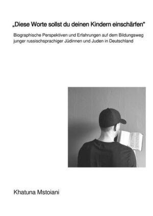 In der vorliegenden Arbeit liegt der Fokus auf jungen russischsprachigen Jüdinnen und Juden, deren Eltern in den 90er Jahren des 20 Jahrhunderts nach Deutschland eingewandert sind. Im Rahmen dieser Studie wird der Bildungsweg dieser MigrantInnengruppe und deren Erfahrungen in Deutschland aus der biographischen Perspektive nachvollzogen. Der Fokus wird insbesondere auf die biographischen Lebenserfahrungen gelegt, d.h. die allgemeinen Lebensumsta?nde, Hürden und Schwierigkeiten, die die jungen russischsprachigen Jüdinnen und Juden in Deutschland überwinden mussten, um auf ihrem Bildungsweg an ihr Ziel zu kommen. Des Weiteren werden die Rolle des sozialen Umfelds auf die Auswahl ihres Bildungsweges sowie ihre Zugeho?rigkeit und ihr Beitrag zur deutschen Gesellschaft beleuchtet. Ein weiteres Hauptaugenmerk dieser Arbeit liegt auf den gesellschaftlichen, politischen und familiären Rahmenbedingungen, die den BiographInnen den Zugang zum Bildungsweg ermöglichten. Die in der Arbeit formulierten Forschungsfragen wurden mithilfe der interpretativen Sozialforschung, genauer, der fallrekonstruktiven Auswertung nach Gabriele Rosenthal beantwortet.