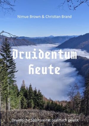 Das Buch “Druidentum Heute Druidische Spiritualität praktisch gelebt” ist als Überlebenshandbuch geschrieben. Es ist ein Handbuch für die richtige Anwendung des Druidentums um ein wahrer Hüter der Erde zu werden. Es gibt uns Mittel an die Hand, um angesichts der drohenden ökologischen Katastrophen bei klarem Verstand die richtigen Entscheidungen zu treffen. Indem wir die natürliche Welt wirklich ehren, können wir uns selbst ändern und wir können beginnen unsere eigene Lebenskultur zu verändern. Dieses Buch wendet sich nicht nur an Druiden oder Menschen, die den druidischen Weg eingeschlagen haben. Jeder Mensch ist dazu eingeladen, von der Spiritualität der Druiden zu lernen und diesen Weg auch praktisch zu begehen. Die Fehlentwicklungen, die sich während der dunklen Jahrtausende seit der weitgehenden Vernichtung des Keltentums so schrecklich ausgewirkt haben, sind heute offensichtlicher denn je. Wenn wir zu unserer Wurzel zurückkehren und selbst in die Handlung kommen, dann wird dieser Irrweg sein Ende finden. Wir beenden das dunkle Zeitalter der Menschheit und gehen zurück in unsere Zukunft. Wir selbst sind es, die die Voraussetzungen dafür schaffen müssen. Wir können wieder in Harmonie mit der Schöpfungsordnung leben, im Einklang mit Mutter Erde. Möge jeder Mensch Inspiration aus diesem Werk erfahren und seinen Teil zu einer besseren Welt beitragen. Es liegt ganz alleine bei uns.