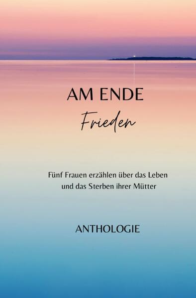 In dieser Anthologie beschreiben die Autorinnen Margit Thürauf, Anne Michel, Irene Hülsermann, Ulrike Nikolai und Anneliese Naser einfühlsam das Leben und das Sterben der eigenen Mutter und wie sie Frieden mit ihr gefunden haben. Das Buch würdigt auf respektvolle und vielfältige Weise die einzigartigen Persönlichkeiten der Mütter, zeigt aber auch den großen Wandel im Lebensverständnis zweier Generationen auf. Das Thema ist universell und emotional berührend und von daher für eine breite Leser und Leserinnen greifen ein schwieriges Thema auf. Unter ihnen sind erfahrene Schriftstellerinnen und Frauen, die durch diesen Anlass das Schreiben wieder aufgegriffen haben. Was sie alle vereint, sind die klaren Worte, mit denen sie ihre Empfindungen mitteilen können und ihre Bereitschaft, auch diese sehr persönlichen Momente mit anderen zu teilen. Man merkt es den Texten an, dass sie ursprünglich nicht geschrieben worden sind, um veröffentlicht zu werden. Sie sind eine Hommage an die Liebe zu Müttern, beschönigen aber auch nicht die Probleme, die Mütter und Töchter miteinander haben. Probleme, die im Alter noch einmal neu aufflackern können. Lesen Sie sehr ehrliche Beschreibungen über das Leben mit alten Müttern, das Sterben und die Zeit danach. Hörproben der einzelnen Autorinnen finden Sie auf Youtube unter dem Suchbegriff AM ENDE Frieden Die Entstehungsgeschichte ist so interessant, wie die Texte selbst. Lesen Sie das Making of unter www.thuer-auf.de/anthologie