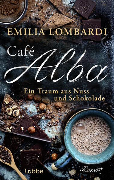 Ein Café im Piemont. Ein großer Traum. Ein geniales Rezept Alba im Piemont, 1946. Mit klopfendem Herzen erreicht die 16-jährige Francesca die Stadt. Die Winzertochter soll als Hausmädchen für die Familie Milani arbeiten, die dort das berühmte Café Alba betreibt. Schon bald fühlt Francesca sich magisch angezogen von der Backstube mit ihren süßen Wohlgerüchen. Ein unerwartetes Ereignis bringt sie Matteo näher, dem Sohn des Hauses. Als dieser ihr eines Tages anvertraut, dass das Café wegen enorm gestiegener Kosten für Kakao vor dem Ruin steht, erinnert Francesca sich an die Haselnusshaine in ihrer Heimat. Und hat eine Idee mit weit reichenden Folgen, nicht nur für das Café Alba ... Eine mitreißende Geschichte um eine starke junge Frau und ein charmantes Traditionscafé im Herzen des Piemont, die genussvoll zum Schwelgen und Träumen einlädt