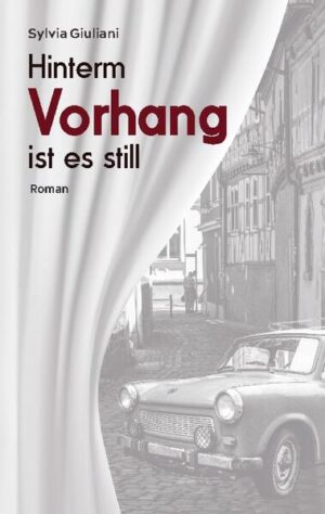 Ulrike Giucaroni arbeitet Ende der achtziger Jahre an einer kleinen DDR-Provinzbühne als Regieassistentin, studiert gleichzeitig Theaterwissenschaft und träumt von eigenen Inszenierungen. Sie erkämpft sich ihre Chance, der Intendant unterstützt die als politisch renitent geltende junge Frau, ist aber zu Beginn der neuen Spielzeit plötzlich gen Westen verschwunden. Sein Widersacher kommt zu Macht, Ulrike wird kaltgestellt und versucht vergeblich das Theater zu wechseln. Mit einem überraschenden erneuten Intendantenwechsel scheint sich das Blatt für sie im Sommer 1989 zu wenden, aber da geht das Land in die Brüche und Ulrikes Welt bekommt Risse…