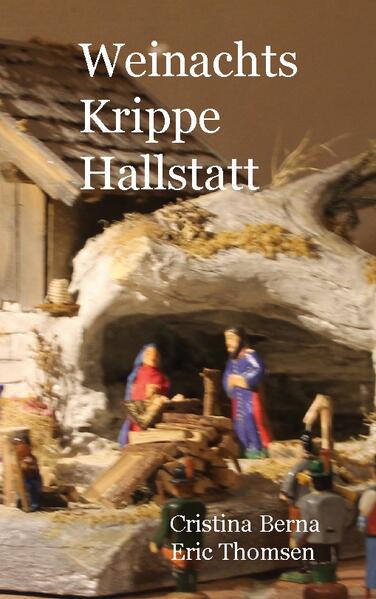 Die kleine Stadt Hallstatt ist ein einzigartiger Ort von Schönheit und Nutzen. Es liegt am Ufer des Hallstätter Sees, umgeben von den Dachsteinbergen Die Krippenausstellung befindet sich im historischen Keller des Sportgeschäfts Janu in der Seestraße in Hallstatt. Der Titel "Krippen aus Hallstatt und aus aller Welt" ist täglich vom 1. Dezember 2018 bis zum 6. Januar 2019 geöffnet. Es ist eine fantastische Ausstellung, die die Vielfalt der Weihnachtskrippen aus aller Welt zeigt. Im Stadt gibt es Schaufenster mit dem Meister, der die hölzernen Weihnachtskrippenfiguren und Beispiele seines Handwerks schnitzt. Seine sichtbare Liebe zum Holz und zur Kreation kleiner Figuren, wie die Schafe und Ziegen, die in verschiedenen Positionen herumlaufen, ist sehr beeindruckend.