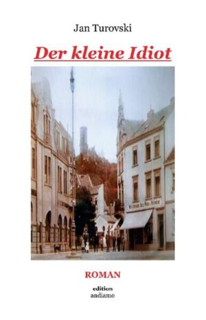 Es gibt viele Bücher, die vom II. Weltkrieg berichten. Und von den Aufbaujahren. Nur das zeitliche Niemandsland der letzten Monate vorm endgültigen Ende und danach, März-Oktober 1945, ist literarisch spärlicher besiedelt. Der Schauplatz dieser lakonisch und doch ergreifend erzählten Geschichte, Der kleine Idiot, ist Bad Godesberg, der Ort, an dem der Autor Jan Turovski seit vielen Jahren lebt und arbeitet. Da ist: Berni, der Behinderte, der physisch das Unbegreifliche am Krieg verkörpert, aber auch der Mut seiner Beschützer, (der Bürgermeister und seine Frau Antonia) in einer Zeit, in der solche wie Berni durch die Nazis vernichtet wurden. Da ist: Bastian, über 70 Jahre alt, der Bürgermeister Sebastian Benderde Turovski, der Großvater des Autors. Da ist: Antonia, die Großmutter des Autors, 65, groß, weise und schön. Es ist, als sei sie für jede Berührung tot, seitdem sie ihre Söhne im Krieg verlor. Die großherzige Frau, die den Behinderten Berni, 39, in ihrem Haus aufnimmt und ihn zusammen mit ihrem Mann wie einen Sohn behandelt. Da ist: Therese, 39, die ihren Mann nach nur einer Woche Verlobungszeit im Krieg verlor und, von Antonia aufgenommen, dieser täglich hilft. Schweigsam zeichnet sie auch verantwortlich für das Gefühlschaos in Männerherzen, u.a. Bernis und Bastians. Da sind die Bürger der Stadt mit ihrem rationierten Dasein. Und da ist das klägliche Ende des Krieges, angezettelt von Hitler, dem großen Idioten, wie Berni ungestraft sagt. Antonia ballt den Nazi-Ganoven die Faust. Es sieht so aus, als wolle sie so ihre verlorenen Söhne festhalten. Keine autobiographische, aber ergreifend-realistische, wahre und poetische Kriegs- und Nachkriegsgeschichte, die schließlich die Liebe und das Leben feiert.