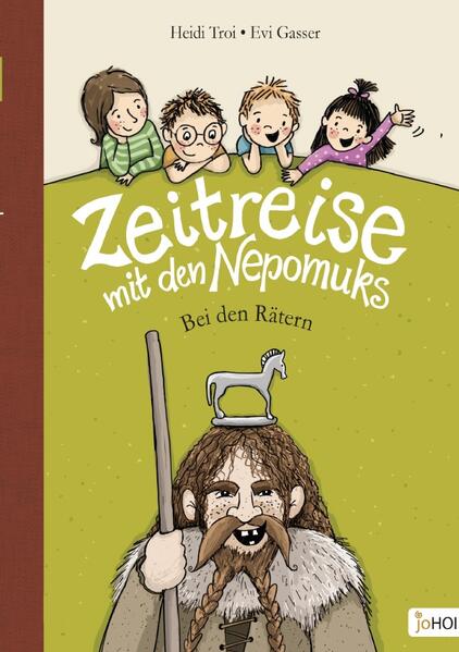 Zuerst hält Theresia das Ganze für eine Flunkerei: Kann das wirklich stimmen, dass ihr Opa Nepomuk weiß, wie man in die Vergangenheit reist? Angeblich hat er aus der Räterzeit diese kleine Pferdestatue mitgenommen - und die sollen nun Theresia, Nikolas, Maria und Chris dem rechtmäßigen Besitzer zurückbringen. Doch das gestaltet sich als nicht ganz so einfach, wie es sich anhört. Die Kinder geraten in Gefangenschaft und sollen dem Druiden für ein Opferritual übergeben werden! Zum Glück gibt es da Jori, den Sohn des Häuptlings … Ein packendes Abenteuer, in dem vier Kinder in der Zeit der Räter landen und beweisen, dass sie ganz schön was im Kopf haben. Eine Geschichte von Heidi Troi mit Illustrationen von Evi Gasser.