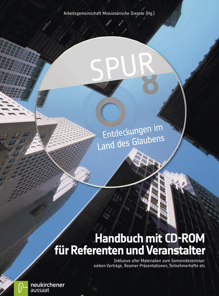 Entdeckungen im Land des Glaubens zu machen, dazu möchte der Kurs zum Glauben "SPUR8" als neu bearbeiteter Nachfolger von "Christ werden-Christ bleiben" einladen. Das Handbuch führt in die Stärken und Besonderheiten von SPUR8 ein und enthält alle Materialien wie Beamer-Präsentationen, Referententexte und Teilnehmerhefte, die zur Realisierung des Seminars in einer Gemeinde wichtig sind. Besonderen Wert wurde auf die Verknüpfung des zeitlich begrenzten Kursangebotes mit konzeptionellen Anstößen zur Weiterarbeit gelegt.