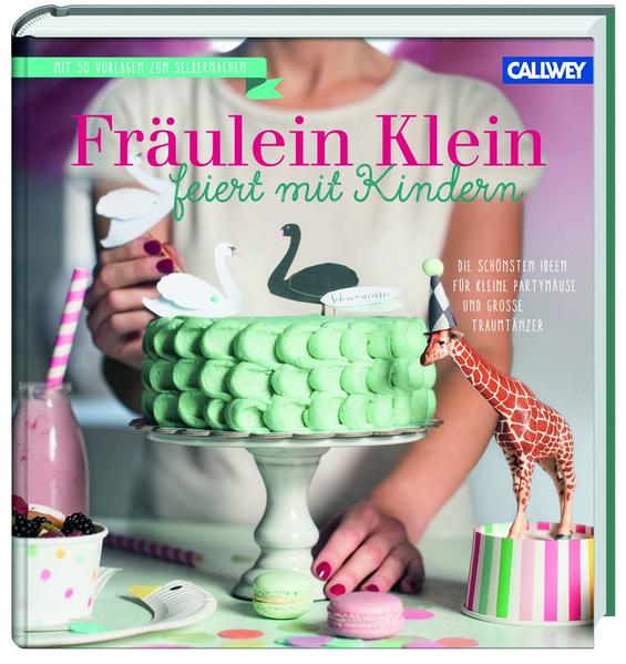 Es gibt nichts Schöneres als Feste mit Kindern zu feiern! Die Vorfreude und Aufregung beginnt spätestens beim Verfassen der Einladungen und den ersten Überlegungen für die Feier: Wer wird eingeladen? Wie gestalte ich die Einladungskarten? Welchen Kuchen, welche kleinen Naschereien soll es geben? Welche Deko und welches Motto darf es sein? Fräulein Klein liefert eine Fülle von Ideen für verschiedene Anlässe und die schönsten Kindergeburtstage - für Jungs & Mädels jeden Alters ist etwas Passendes dabei. Ob Schwanensee, Alice im Wunderland, Indianer oder Zirkus, ob Ostern, Picknick oder Advent