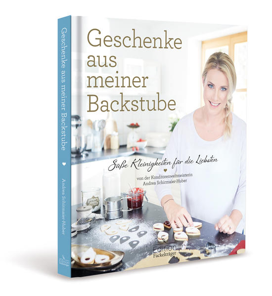 Zauberhafte Geschenke selber backen • Tipps und Tricks aus der Profibackstube • Zauberhafte Geschenke selber backen • Bekannt aus „Das große Backen“ auf SAT.1 und der ZDF-Show „Deutschlands beste Bäcker" Wie süß ist das denn? Ein selbst verziertes Glas mit entzückenden Orangen-Marzipan-Pralinchen! Liebevoll zubereitet, in Zucker gewälzt - süßer geht nicht! Wer sich mit lieben Menschen umgibt, schenkt auch von ganzem Herzen. Und Selbstgemachtes schafft es doch immer noch auf eine ganz besondere Art, Zuneigung zu zeigen. Aufwendig verzierte Kekse, schnell gemachte Trinkschokolade und hübsch verpackte Backmischungen: Für die Konditorenweltmeisterin Andrea Schirmaier-Huber ist es selbstverständlich mit warmen Gesten den Liebsten zu begegnen. Ihre schönsten Rezepte aus der Backstube hat sie für dieses, ihr fünftes Buch, zusammengestellt. Klassische Glücklichmacher wie Cantuccini oder Madeleines backt sie dabei genauso wie zauberhafte Mango-Macarons. Schokolierte Amarena-Kirschen, Rum-Trüffel mit Blattgold oder feines Schoko-Zimt-Baiser lassen jedem Schokoholic das Herz höher schlagen. Und wer einen lieben Menschen trösten möchte, der findet wunderbare Ideen: Marshmallows, Mini-Gugel, Fudges oder Turron ist echte Seelentröster. Mit ganz persönlichen Tipps und Tricks zu Zubereitung und Verpackung macht das Schenken jetzt noch mehr Freude!