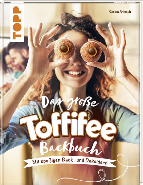 Das erste Buch für alle Fans und Liebhaber des kultigen Klassikers. Die beliebte Alltagspraline verpackt in Kuchen, Torten, leckeren Desserts und kleinen Köstlichkeiten. Für jeden Anlass das passende Rezept: zum Beeindrucken, Genießen, Teilen und Spaß haben. Zusätzlich gibt es kreative DIY-Ideen, die das Verpacken, Verschenken und Dekorieren noch schöner machen.