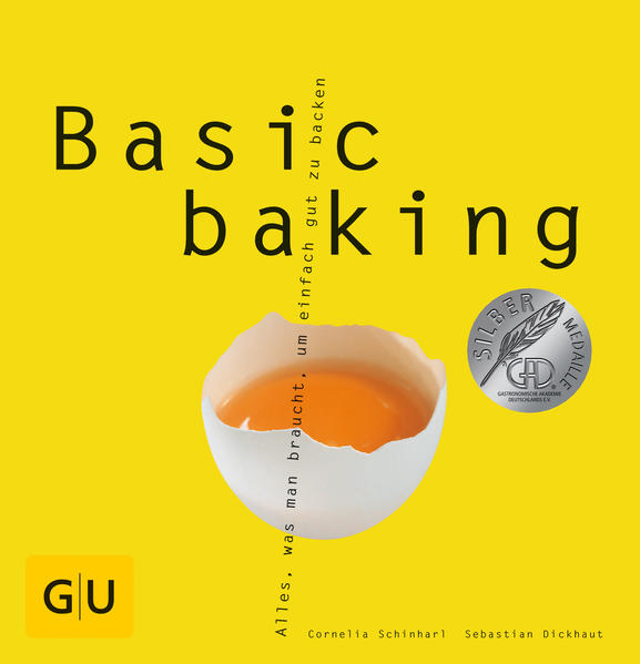 Kochen kann ich. Aber backen? Da kann man gar nicht reinschauen, umrühren, nachwürzen oder retten. Braucht man auch nicht. Basic baking verführt auch Ungeübte zu schnellen Teilchen, Muffins, Torten und herzhaften Blechkuchen. Mit viel guter Laune, Step-by-Step-Fotos, witzigen Klappen-Infos rund ums Ei, den Goldregeln für den Konditor und der Frage "Welcher Backtyp bin ich" werden die letzten Geheimnisse internationaler Trendrezepte und Backofenklassiker gelüftet.