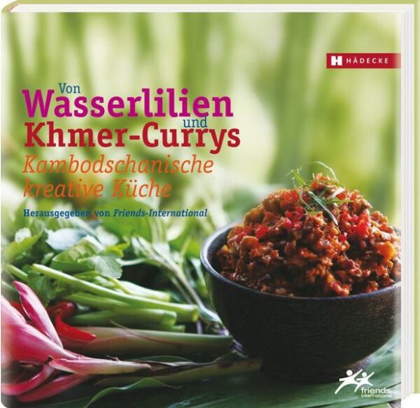 Die traditionelle, fast noch unentdeckte Küche Kambodschas birgt zahlreiche Köstlichkeiten und die Rezepte dazu finden Sie in diesem Buch. Sie sind innovativ und doch gut nachzuvollziehen und so lassen sich die Spezialitäten gut zu Hause nachkochen. Das Buch gewährt auch Einblicke in das Leben der Köche und Autoren: nämlich hinter die Kulissen des Restaurants „Romdeng“ in Phnom Penh, einem der Hilfsprojekte von „Friends-International“, in dem Straßenkinder eine Ausbildung erhalten. Farbenprächtige Marktszenen zeigen die beeindruckende Zutatenvielfalt der Khmer-Küche wie Bananenblüten, Wasserlilien, geräucherten Fisch, Laksa-Blätter oder Jackfruit. Das kleine Königreich zwischen Thailand und Vietnam zieht immer mehr Touristen aus aller Welt an, nicht nur wegen seiner beeindruckenden Tempelanlage Angkor Vat, sondern auch wegen seiner ursprünglichen Landschaften und der großartigen (Ess-)Kultur. Ein Land und seine Küche, die eine Entdeckungsreise wert sind!