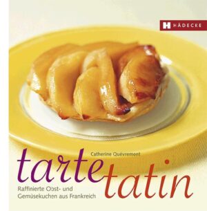 Kopfüber genießen! Süße und pikante Variationen des berühmten französischen Apfelkuchens - einfach in der Zubereitung, raffiniert im Ergebnis! Das Besondere der Tarte Tatin ist ihre Zubereitung, denn sie wird „auf dem Kopf“ gebacken, d.h. die Zutaten werden mit dem Teig abgedeckt und so vor dem Austrocknen im Ofen bewahrt. Durch die (relative) Feuchtigkeit unter diesem Teigdeckel werden sie auf dem Boden der Backform regelrecht gedünstet und bewahren dadurch ihren intensiven Geschmack. Die Rezepte für die Tartes Tatins sind unkompliziert, das Ergebnis aber viel raffinierter als beim üblichen Obst- oder Gemüsekuchen, weil die Aromen - ob fruchtig oder pikant - unter dem Teigdeckel einfach besser erhalten bleiben. Deswegen schmecken Tartes Tatins so unglaublich gut! Das Ur-Rezept wurde von den Schwestern Tatin aus dem französischen Ort Lamotte-Beuvron „erfunden“, die eines Tages vergessen hatten, den Teig für ihren Apfelkuchen zuerst in die Form zu geben. So machten sie aus der Not eine Tugend und legten den Teig obenauf. Das Ergebnis wurde dann zu einem echten Markenzeichen ihres Gasthofs! Inzwischen sind die speziellen Backformen überall erhältlich, außer für Tarte Tatin eignen sie sich auch gut für Pizza oder Aufläufe.