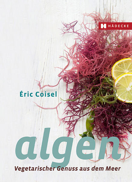 Superfood aus den Ozeanen. Éric Coisel, seit 2005 Küchenchef des Pariser Restaurants „Prunier“ (www.prunier.com), liebt alles, was aus dem Meer kommt. In seiner kreativen und unkomplizierten Küche zeigt sich das Meeresgemüse von seiner besten Seite und in einer erstaunlichen Vielfalt. Bisher waren Algen hauptsächlich aus der Makrobiotik und der japanischen Küche bekannt, aber sie können so viel mehr sein: die Auswahl an vegetarischen und veganen Rezepten, in denen französische und asiatische Kochkunst miteinander kombiniert wird, bringt die ganze Bandbreite der Aromen zur Geltung und eröffnet neue Möglichkeiten, Algen als spannende Zutat für raffinierte Vorspeisen, abwechslungsreiche Beilagen und Hauptgerichte zu verwenden. Frisch oder getrocknet sind Algen bei uns inzwischen vielerorts erhältlich und dank ihres Reichtums an hochwertigem Eiweiß und Mineralien haben sie auch einen gesundheitlichen Aspekt, der sich nicht nur bei einer vegetarischen Ernährung positiv bemerkbar macht, sondern der sie auch auf die Liste der Superfoods bringt. Eine Warenkunde, ein Glossar und nützliche Adressen ergänzen den Inhalt.