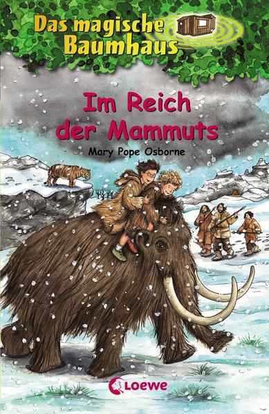 Eisiger Wind schlägt Philipp und Anne entgegen, als das magische Baumhaus zum Stillstand kommt. Wo sind sie nur diesmal gelandet? Um sie herum ist nichts als Schnee, Eis und karge Felsen. Doch dann entdecken die beiden eine geheimnisvolle Höhle. Was bedeuten die seltsamen Zeichnungen an der Wand? Philip und Anne folgen der Spur, und plötzlich sind sie mitten in einem spannenden Abenteuer im Reich der Mammuts. Komm mit auf die Reise im magischen Baumhaus! Rätselhafte Abenteuer in fremden Welten und längst vergangenen Zeiten erwarten dich auch in den anderen Bänden. Die beliebte Kinderbuch-Reihe von Bestsellerautorin Mary Pope Osborne! Die Geschwister Anne und Philipp reisen mit dem magischen Baumhaus durch die Zeit. Sie erleben spannende Abenteuer, entdecken ferne Länder und lernen viele berühmte Persönlichkeiten kennen. Mehr Infos zur Reihe und tolle Extras unter: www.MagischesBaumhaus.de