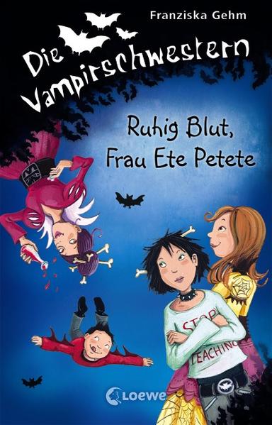 Das Buch ist bei deiner Buchhandlung vor Ort und bei vielen Online-Buchshops erhältlich! Familie Tepes hat ein Betreuungsproblem. Komischerweise kommen die Kindergärtnerinnen nicht mit dem fliegenden und beißenden Franz klar. Dabei will er doch nur spielen! Es gibt nur eine Lösung: Frau Ete Petete. Die Vampir-Nanny, die so richtig für Ordnung sorgt. Doch ihr Benimm-Klimbim geht Daka tierisch auf die Nerven und schon bald schmiedet sie Pläne, um die Nanny wieder loszuwerden ... Franziska Gehms lustige Reihe für Mädchen ab 10 Jahren begleitet die halb-vampirischen Teenie-Schwestern Daka und Silvania durch ihren Alltag mit Eltern und Schule, aber auch durch Abenteuer mit bissigen Fledermäusen und der ersten Liebe. Unterstützt werden die paranormalen Heldinnen von Helene, deren Freundschaft allen Unterschieden, Hindernissen und Gefahren trotzt. Mehr Infos rund um die Vampirschwestern unter: www.vampirschwestern.de