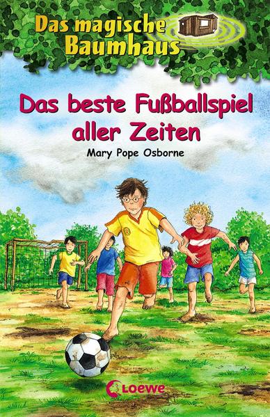 Anne und Philipp können es kaum glauben: Sie reisen zur Fußballweltmeisterschaft 1970 nach Mexico! Bestimmt wird ihnen dort der berühmte Spieler Pelé sein Geheimnis wahrer Größe verraten. Aber wie sollen sie in dem riesigen Stadion nah genug an den Fußballstar herankommen? Ihre Mission droht fast zu scheitern, doch dann entdecken Anne und Philipp das Geheimnis wahrer Größe dort, wo sie es am wenigsten erwarten … Komm mit auf die Reise im magischen Baumhaus! Rätselhafte Abenteuer in fremden Welten und längst vergangenen Zeiten erwarten dich auch in den anderen Bänden. Die beliebte Kinderbuch- Reihe von Bestsellerautorin Mary Pope Osborne! Die Geschwister Anne und Philipp reisen mit dem magischen Baumhaus durch die Zeit. Sie erleben spannende Abenteuer, entdecken ferne Länder und lernen viele berühmte Persönlichkeiten kennen. Mehr Infos zur Reihe und tolle Extras unter: www.MagischesBaumhaus.de