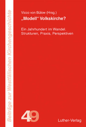 Der Begriff „Volkskirche“ hat sich seit dem 19. Jahrhundert zu einem Schlagwort für unzählige Kontroversen in der evangelischen Kirche entwickelt. Im 20. Jahrhundert wurde den großen Kirchen in Deutschland der Status von „Körperschaften des öffentlichen Rechts“ zuerkannt, eine vertragliche Basis dafür, dass die Kirchen Einfluss auf fast alle gesellschaftlichen Bereiche genommen haben. Aber in Zeiten abnehmender Kirchenmitgliedschaft gerät das spezifisch deutsche Arrangement zwischen Staat und Kirche zunehmend unter Rechtfertigungsdruck, so dass die Zukunft des Volkskirchenkonzepts offen ist. Eine Tagung der Kommission für kirchliche Zeitgeschichte der Evangelischen Kirche von Westfalen hat die Ursprungsideen dieses Konzepts, die gesellschaftliche Rolle der Volkskirche als kirchlich verfasste Deutungs- und Handlungsinstanz sowie die Legitimation eines plausiblen Modells von Kirche im Volk als „Wohlfahrtsträger und Wertelieferantin“ untersucht. In der vorliegenden Tagungsdokumentation geht es nicht nur um das (deskriptiv verstandene) Modellhafte des Volkskirchenbegriffs, sondern vor allem um die Frage, ob nach der Geschichte der Volkskirche im 20. Jahrhundert das Konzept der Volkskirche noch eine Zukunft haben könne-und falls ja, dann wie?